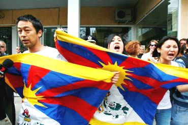 Protesto de manifestantes favoráveis à autonomia do Tibet
